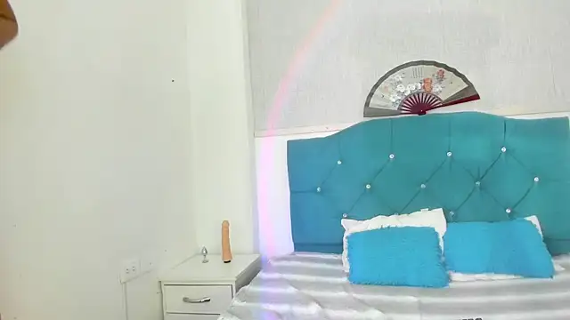 LeissyBrooks online show from June 3, 2:33 pm