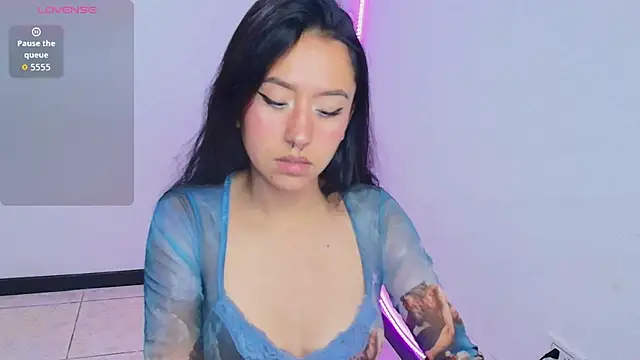 chloe-disire online show from July 30, 11:33 am