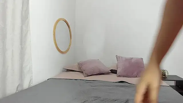 kendallhexx online show from April 15, 4:07 pm