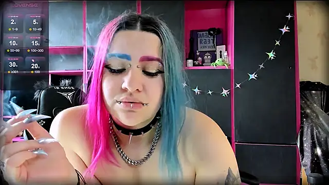 Neon Baddie online show from May 28, 10:35 am