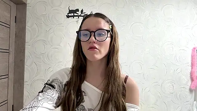 NIkaSarling13 online show from April 17, 3:03 pm