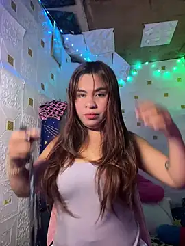 hottiemomma23 online show from June 3, 12:17 pm