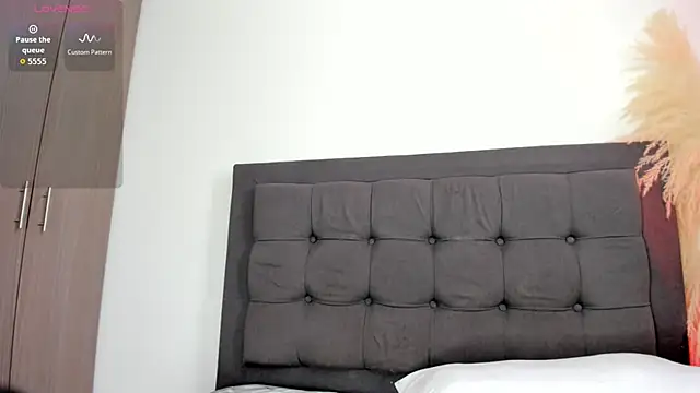 hanna-baker01 online show from June 3, 2:44 pm