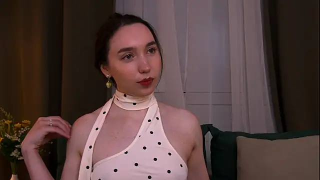 Suzaneey online show from July 6, 6:54 pm