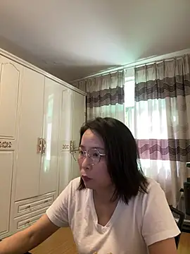 lisha521 online show from June 4, 1:22 am