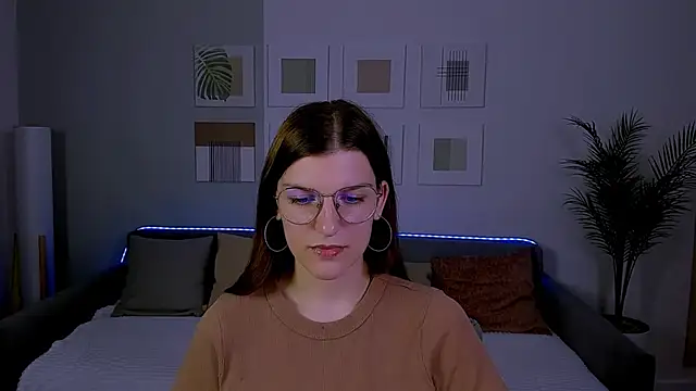AnnaThorne online show from May 7, 6:06 am