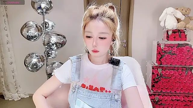 Aeseee- online show from April 29, 4:42 pm