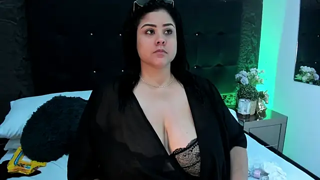 MillaGrey online show from April 30, 5:40 pm