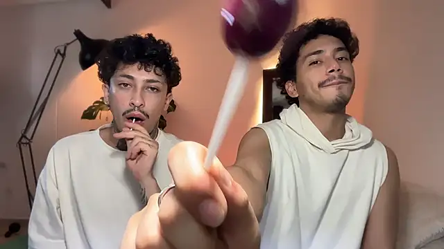 Noah and Steven online show from May 8, 10:00 pm