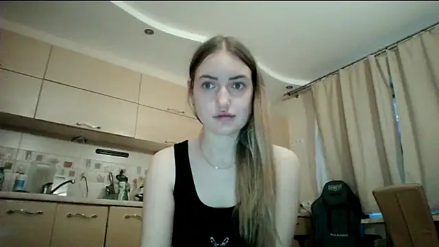 Lisanta online show from May 12, 4:24 pm