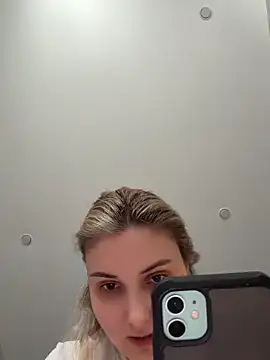 AmeliaLux online show from May 4, 11:36 am