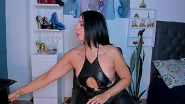 Temis Selene online show from April 24, 11:40 pm