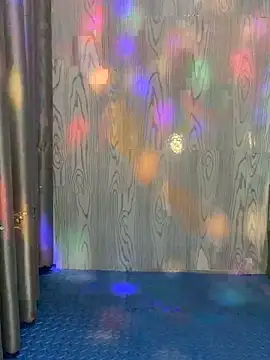 Ly-sexyy online show from April 25, 4:15 pm