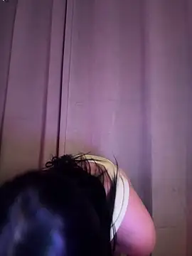 IsabellaNoir  online show from May 9, 12:34 am