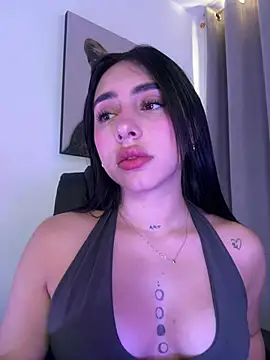 IsabellaNoir  online show from April 25, 7:44 pm