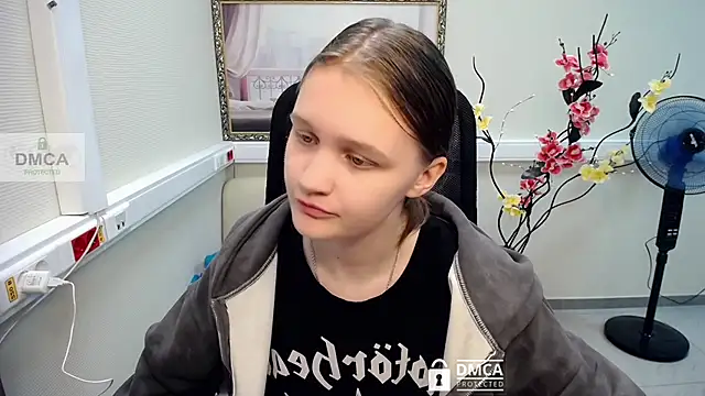 donnaSia  online show from July 16, 9:58 am