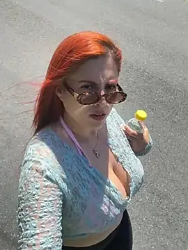 lumazzy online show from June 9, 2:05 pm