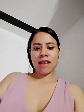 Nicol Alvarez1 online show from May 7, 4:06 am