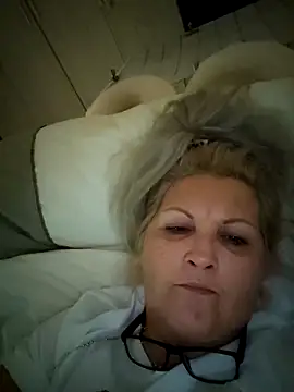 Divineblond online show from November 2, 7:50 pm