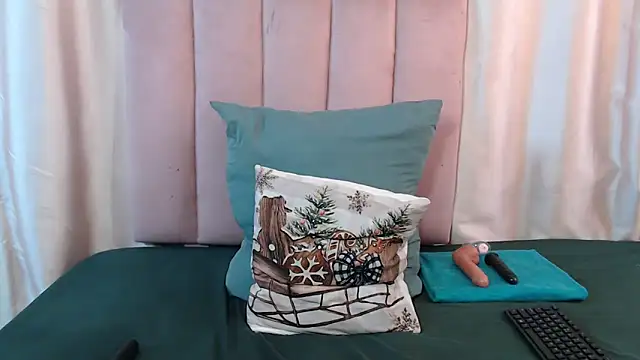 sweet-anne online show from May 3, 4:38 am