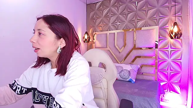 stephaniesun  online show from June 2, 12:17 pm