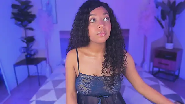 Lynncute online show from May 2, 3:43 am