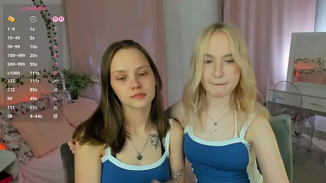 lisaluve online show from May 21, 9:57 pm