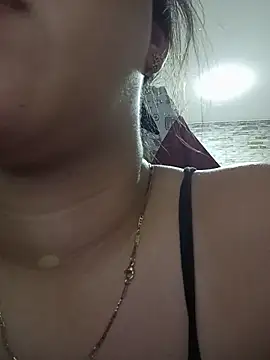 Chloe Thomsoon  online show from May 18, 4:18 am
