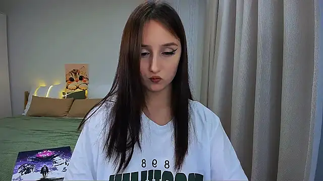 JulietteMonli online show from July 14, 2:05 am
