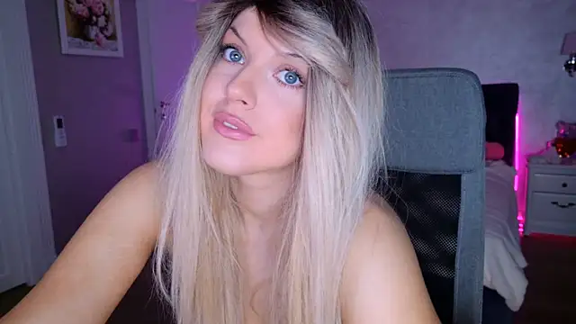 ChristieBlace online show from June 7, 9:54 pm