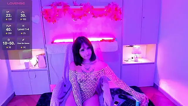 TomieDark  online show from May 8, 4:49 am