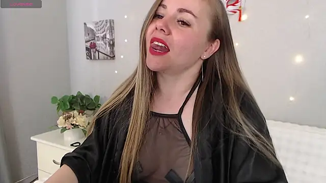 MeryCheris online show from May 6, 2:10 pm