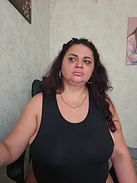 -CUTE-EVVIL- online show from June 17, 6:59 am