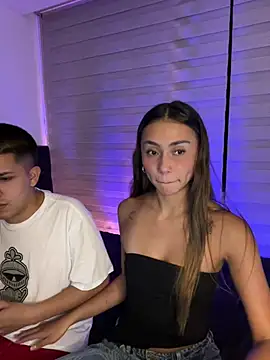 Bella dannbond online show from June 25, 11:50 pm
