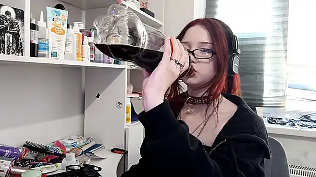 em0emily online show from July 1, 4:39 pm