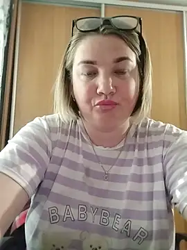MiyaOlliver online show from June 5, 3:51 pm