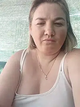 MiyaOlliver online show from July 20, 9:45 am