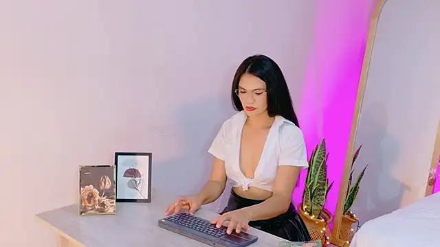 AngelySantoss online show from June 7, 7:04 am