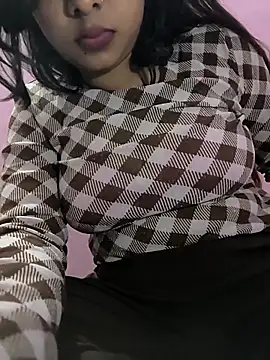 cherryAlisha online show from May 7, 4:00 pm