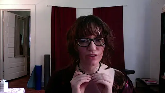 AnnywnBelle online show from May 12, 10:05 pm