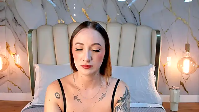Hannah Lane online show from July 27, 12:46 pm