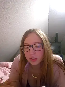 Freaky-Doll online show from June 5, 10:05 pm