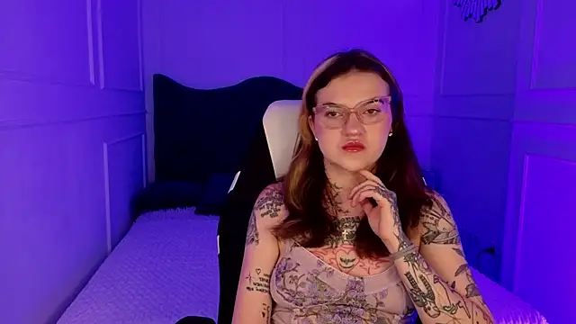 sashaglow  online show from April 30, 7:24 am