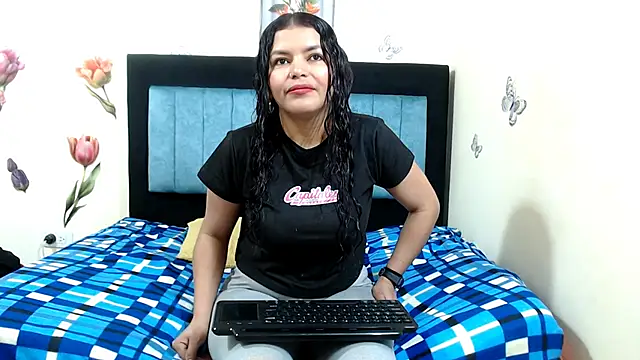 LUCYXS1 online show from May 19, 11:17 am