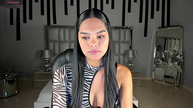 SaphiraJames online show from July 19, 2:47 am