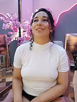 Elizabeth bennett online show from July 16, 7:51 pm