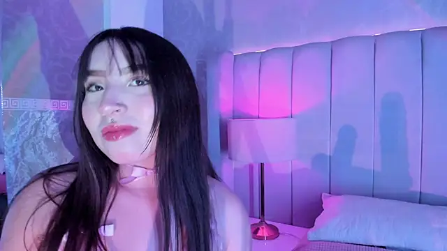 MadeleynRose online show from July 15, 8:24 pm