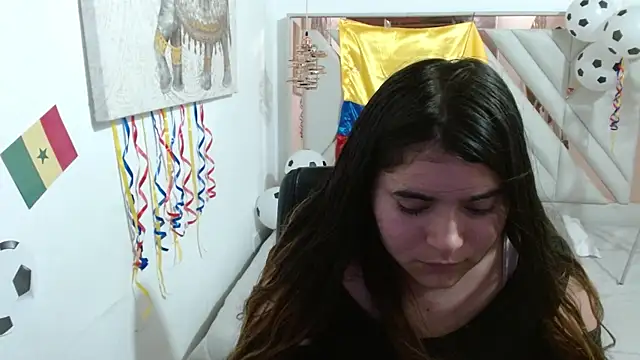 Laurha  online show from June 25, 7:37 pm