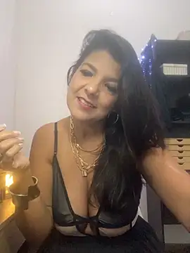 VelvetLunna online show from May 6, 1:20 am