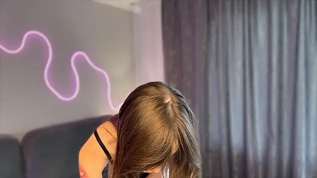 miumyaw online show from August 8, 9:50 am
